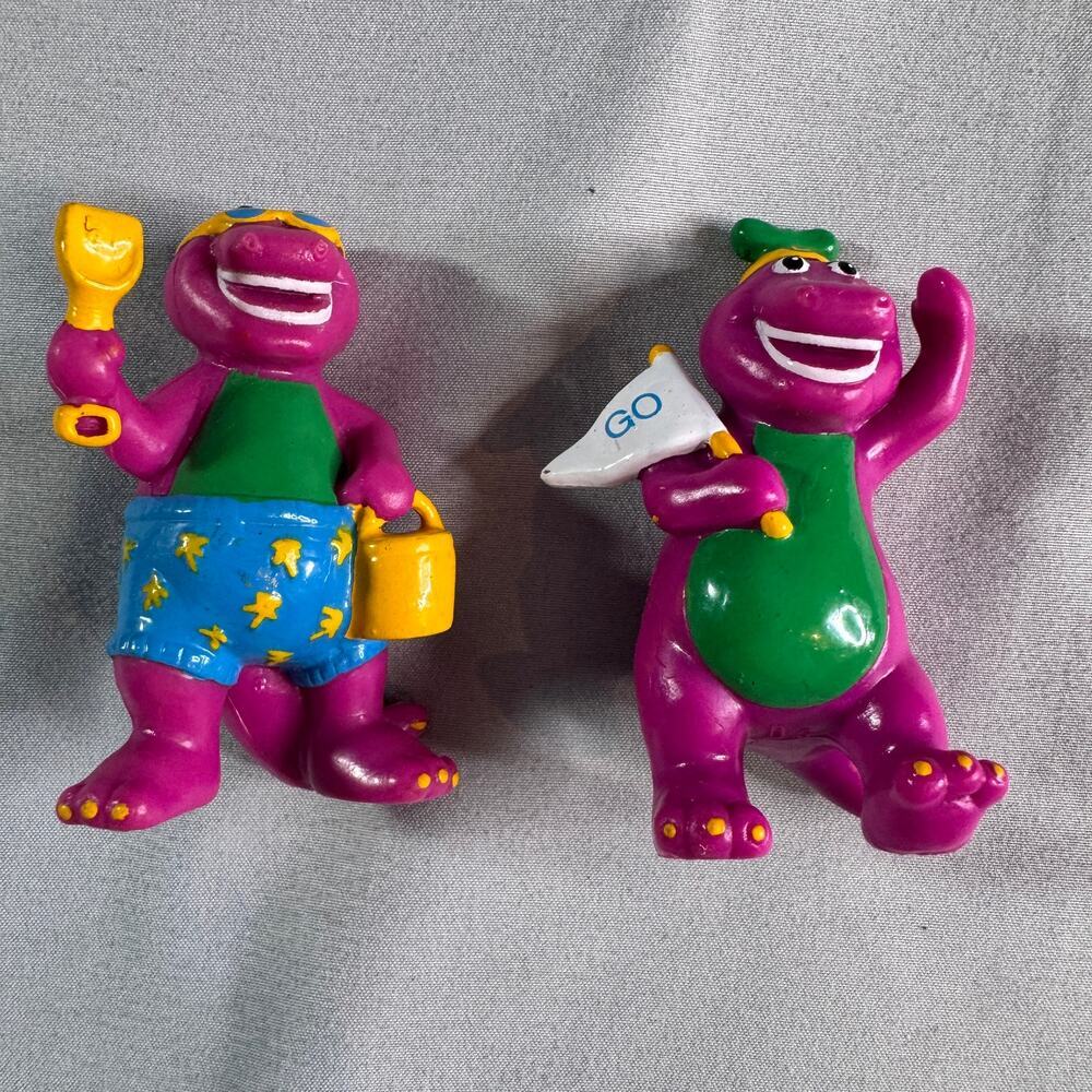 Vintage 1993 Barney & Friends PVC Figure Lot 2 Beach GO Flag
